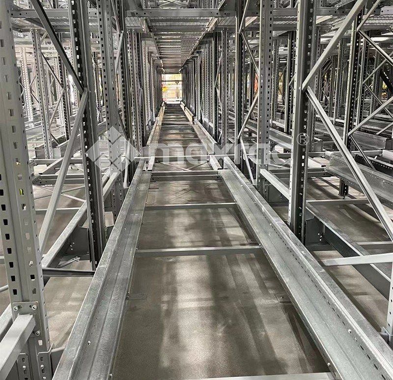sh_maxrac's tweet image. Save labor, store smarter. Maxrac® 4-Way Pallet Shuttle supports auto in/out, transfer, remote control &amp;amp; real-time monitoring. Fully integrated with WMS/WCS.
#AutomatedStorage #MaxracSolutions #FourWayShuttle #LogisticsTechnology #WarehouseInnovation #PalletHandling
