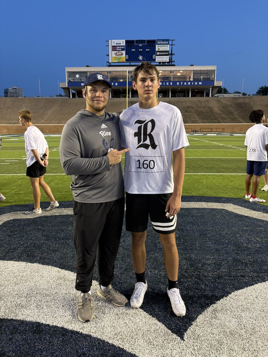 colton71572's tweet image. Had a good time at @RiceFootball tonight🔵⚪️
@izeyafloyd
@WayneLineburg