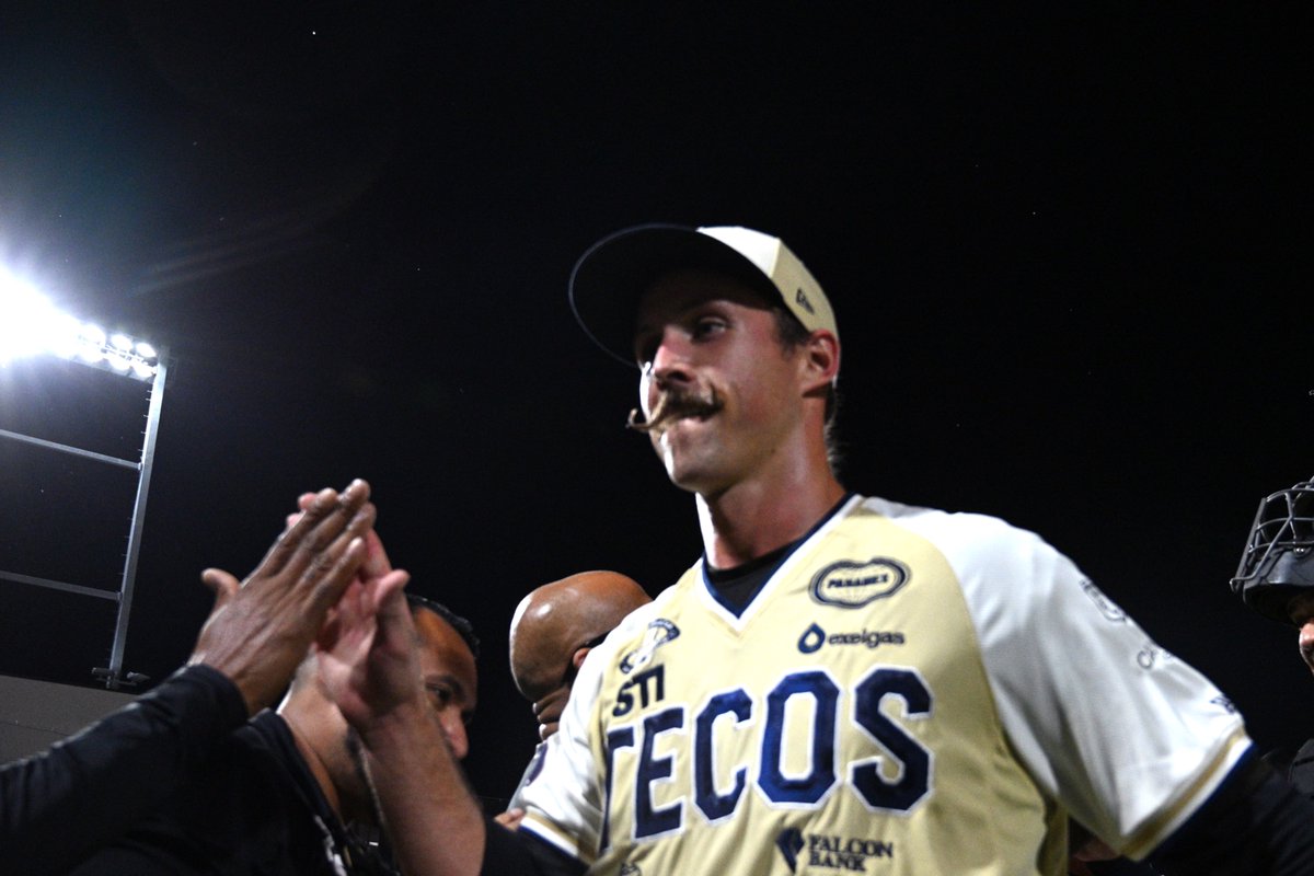 ¡De pie ante Daniel Mengden😎!

Con ruta completa del texano, nuestros #Tecos🦉 vencieron 8-0 a Rieleros para quedarse con la serie🤩

Yadiel Hernández🇨🇺 llegó a 53 RBI y se mantiene como líder de la LMB🔥

📰➡️ is.gd/Lzwn4o

#DosNacionesUnEquipo🇲🇽🇺🇸
#TecosNation🌎🦉