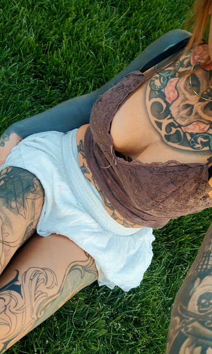 Me while ignoring you🧚🤍

Sph humiliation Rtgame cuck Findom goddess wallet paypig worship