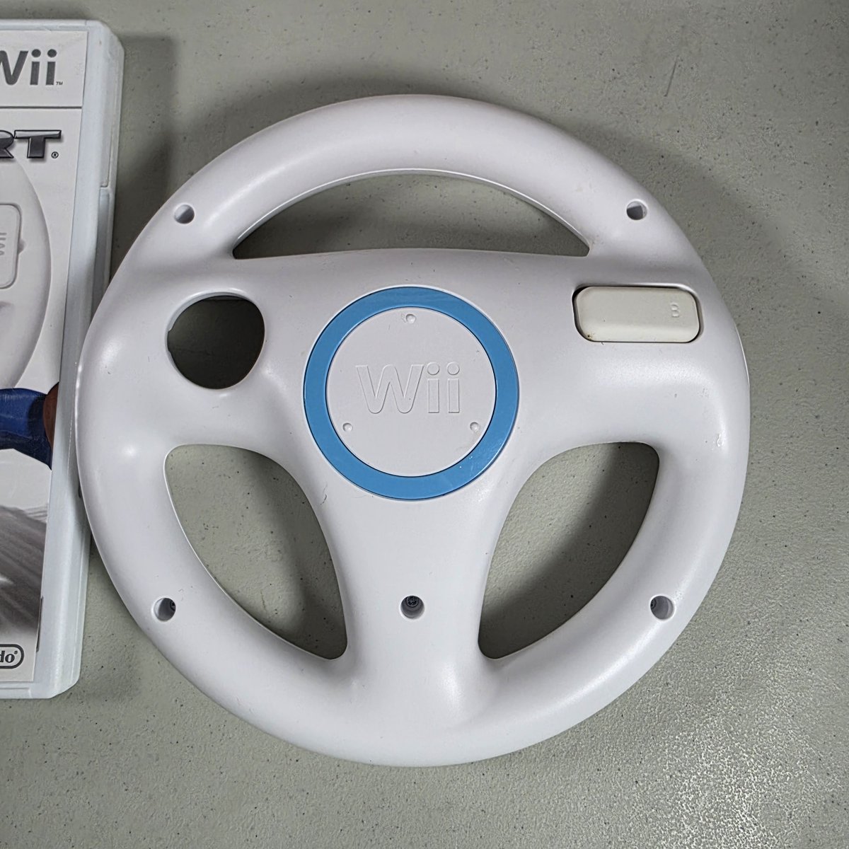 Mario Kart Wii Big Box Edition + Wheel (Nintendo Wii, 2008) CIB Complete in Box
ebay.com/itm/1675625732…