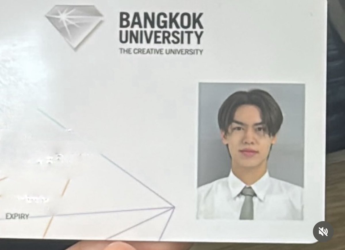 ssbbam's tweet photo. ความภูมิใจไม่ได้อยู่ที่พานไหว้ครู แต่อยู่ที่น้อง dice จริง คนเก่ง ทั้งซ้อม ทำงาน ยื่นเข้ามหาลัย เก่งมากเลย คอนเกรททั้งหมดอีกครั้งนะค้าบ ภูมิใจ ㅜㅜ https://t.co/a9vdwck0GT