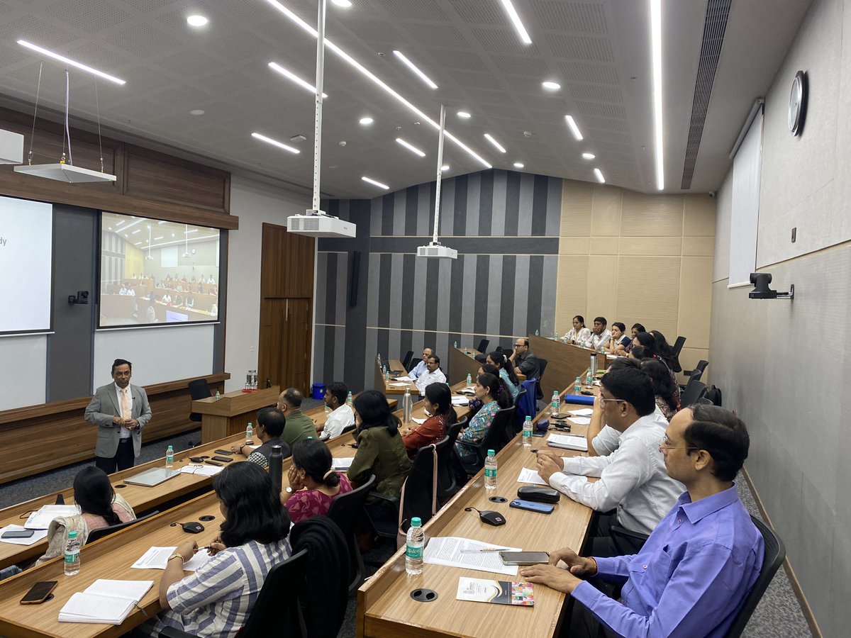 Dwari1008's tweet image. Excited to launch a one day case method teaching workshop for our SOB and SOE faculty at MineRVa today. 
It is conducted by IIM Lucknow's senior professor 
Dr. Prakash Singh
@MineRVaXLead 
@_RVUniversity_ 
@RVInstitutions 
#facultydevelopmentprogramme