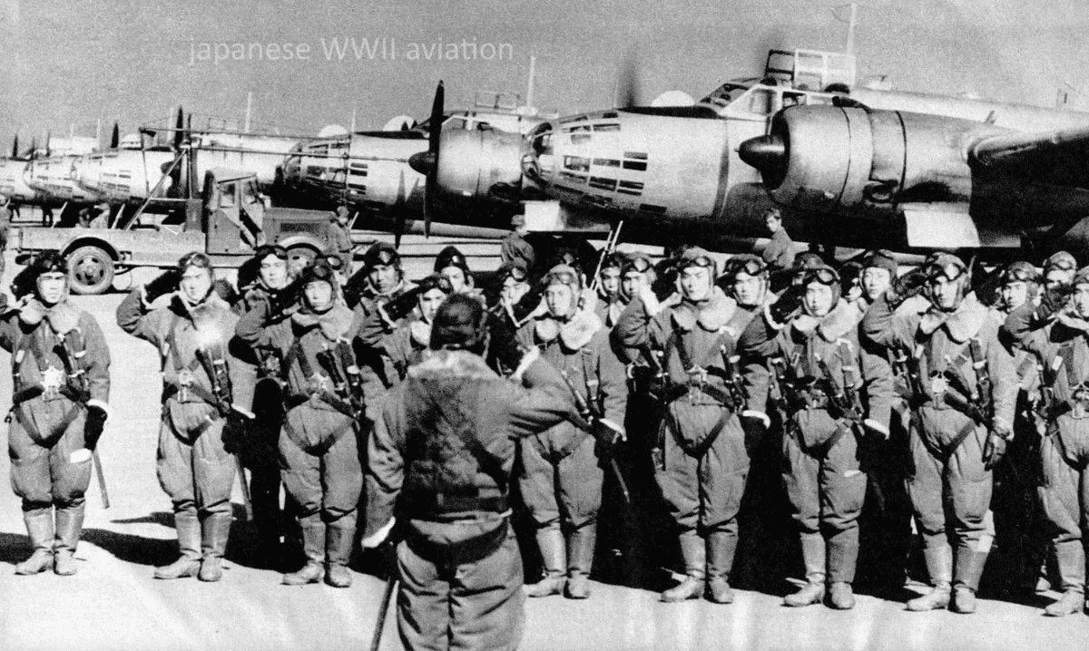 sentandoapua's tweet photo. Tripulações dos bombardeiros Nakajima Ki-49 Donryu se preparando para uma missão, Hamamatsu, 1944
#aviação #militar #historia #WWII #bombardeiro #Japão #Ki49 https://t.co/DvUkhoYhnn