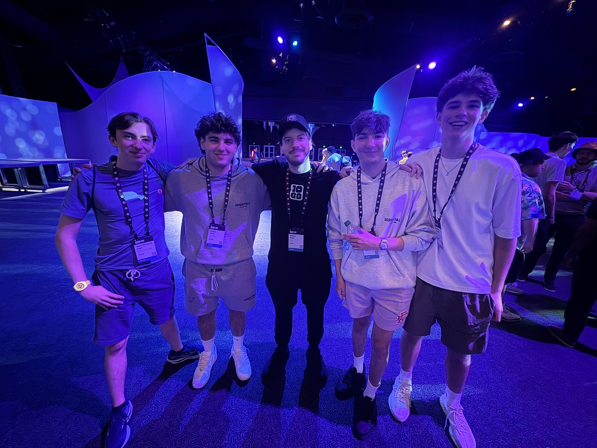 Wavey🌊 tweet media