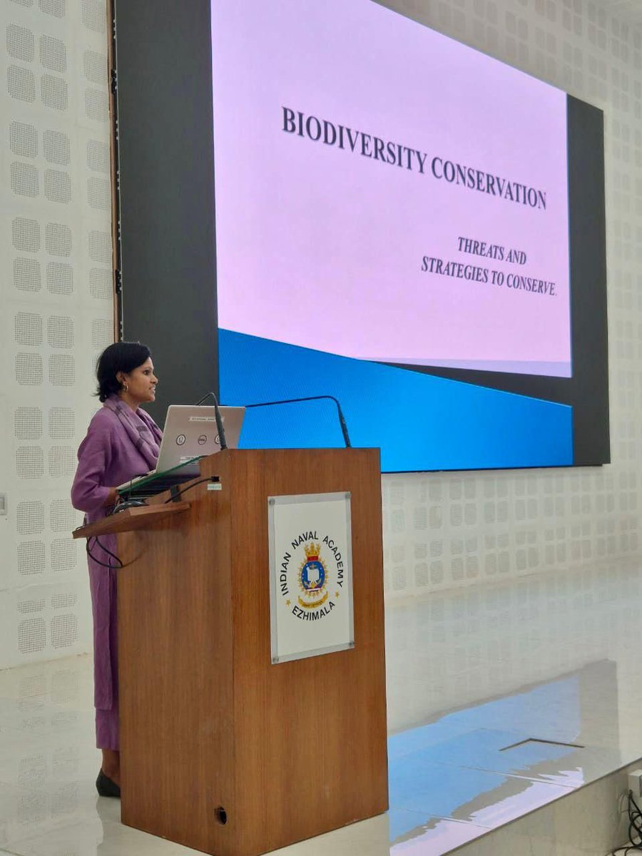 IN_NavalAcademy's tweet image. 🌍🏝️🚮 With hearts tuned to Earth’s rhythm and a spirit rooted in sustainability, Station Ezhimala #INA celebrated #WorldEnvironmentDay2025 through a vibrant fusion of awareness, action, and learning.

📚 Ms R Keerthi, IFS, Conservator, Social Forestry &amp;amp; Vigilance, Kozhikode,…