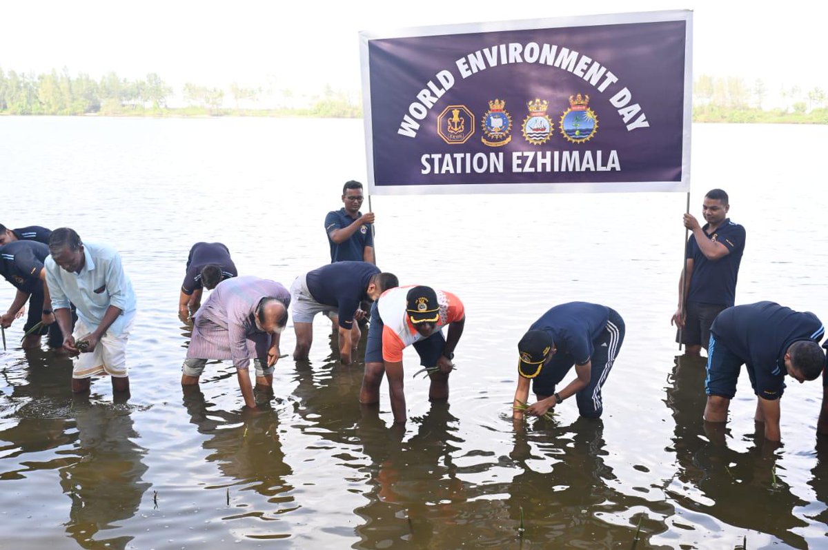 IN_NavalAcademy's tweet image. 🌍🏝️🚮 With hearts tuned to Earth’s rhythm and a spirit rooted in sustainability, Station Ezhimala #INA celebrated #WorldEnvironmentDay2025 through a vibrant fusion of awareness, action, and learning.

📚 Ms R Keerthi, IFS, Conservator, Social Forestry &amp;amp; Vigilance, Kozhikode,…