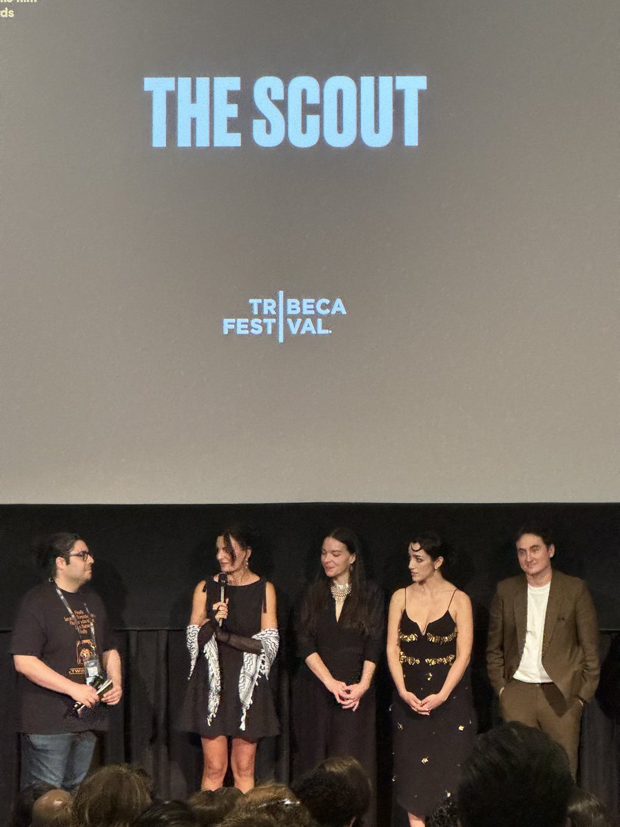 Kicking off #Tribeca 2025 with THE SCOUT which follows Sofia (an excellent Mimi Davila) as she drives around the boroughs meeting with random people to take photos of their apartments for a TV series. Warmly funny and sweet, director Paula Gonzalez-Nasser references Chantal