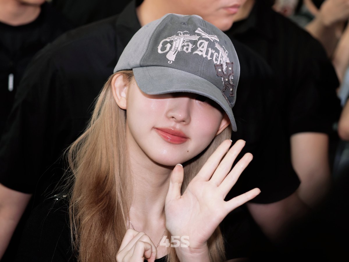 250606 ICN

#아이브 #IVE #가을 #김가을 
#GAEUL #ガウル #秋天