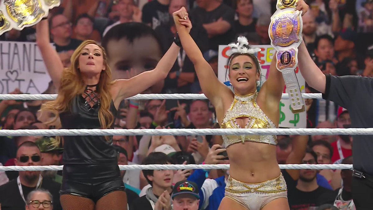 BeckyLynchNet's tweet photo. WrestleMania 41 captures: https://t.co/xiwgmszgGJ #BeckyLynch #TheMan #BigTimeBecks #WWE #WWERAW (@BeckyLynchWWE) https://t.co/wKm3llbi8t