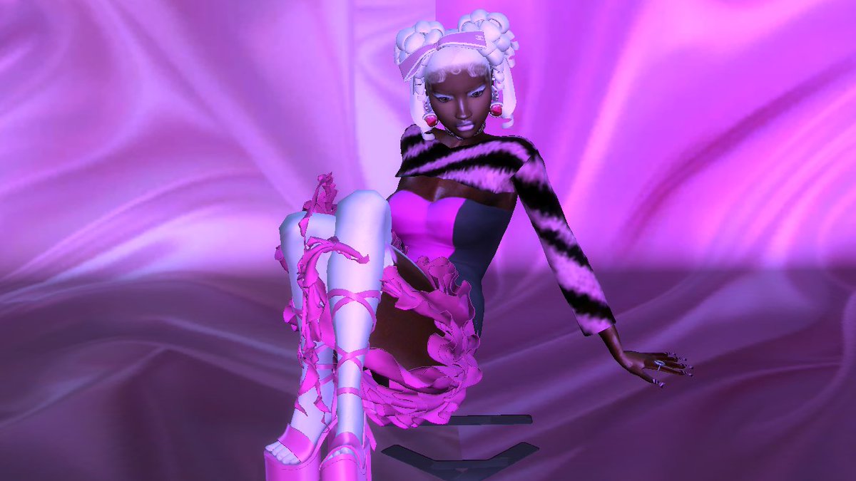 k_bxbygxrl's tweet photo. FASHION! lookin good n feelin fine #stylistsimmer https://t.co/SuOZBQTtPC