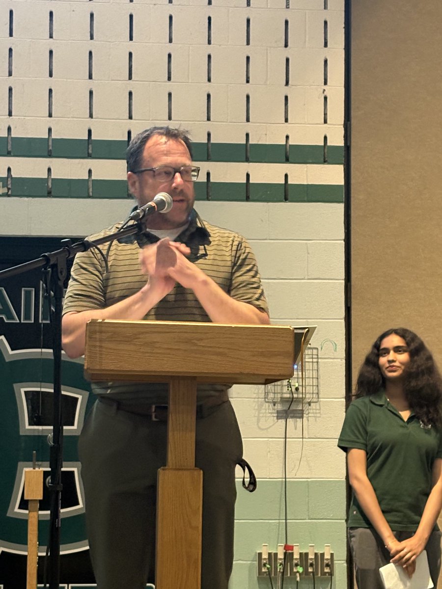 terrianndaniel's tweet image. HC showing gratitude and respect to these outstanding teachers who are retiring this year. Missing is Lisa Coulter (who is busy coaching OFSAA Track and Field). They will be missed. #WeAreHC