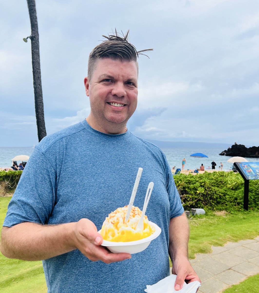 MsAmandaGraham's tweet photo. Settled in to cheer on the @Pacers from Kaanapali Beach 🏖️ Pregaming with shave ice island style. GO PACERS!  
@SheratonMaui https://t.co/TGAzRgAuIF