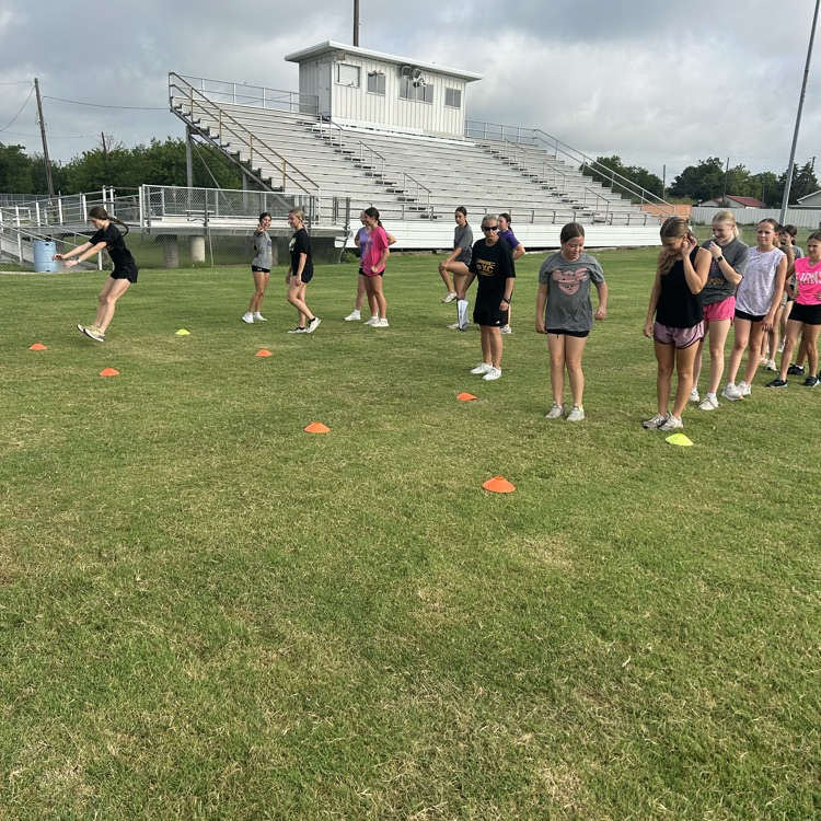 Granger_Lions's tweet photo. These Lady Lions showed up this week and got better. Averaging 29. With a high of 33. Calling all Lady Lions, come get on the bus. Good things are happening. 
#FAW
#wecoming https://t.co/Z4cs4CcY3a