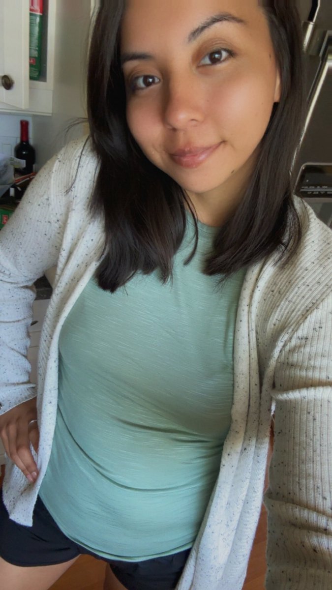 IsssaLEE_'s tweet image. Me + my emotional support movie