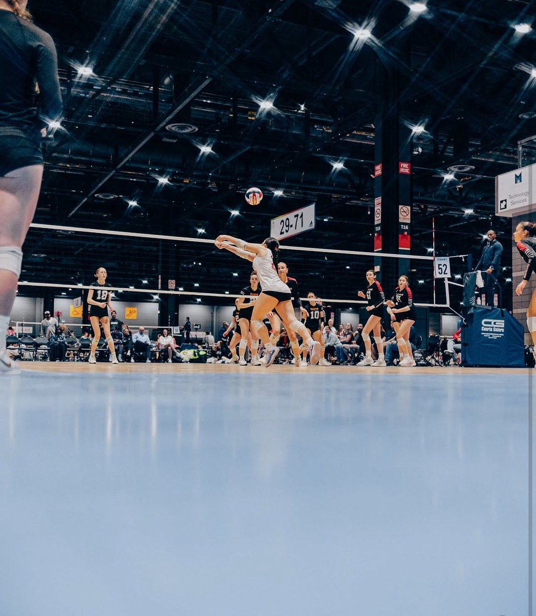 Working with MFC Sports Performance off the court - thanks for coming to my tournament and capturing these amazing photos.

instagram.com/stories/mfc_sp…