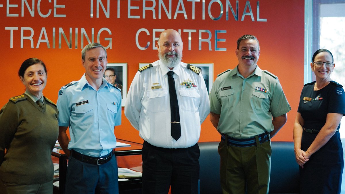 ADFTrngC's tweet photo. Kia Ora! Great to recently host 🇳🇿 Defence International Language Centre, fostering closer relations and professional
knowledge in the #ANZAC tradition. A valuable opportunity to strengthen
regional language training and promote interoperability | #StrongerTogether
#ADFDITC https://t.co/YHujGTD59i