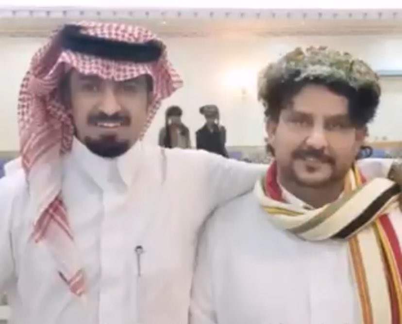 صح إن في قحطان نخبة و شعار
لكنه أجزل شاعرٍ ..فـ ( الجزيره )
__لاحق بن قفران

لاحق هو الشاعر ولاحق عليّ العار
إن لاحق .. الاول و لحدٍ .. خشيره .
__حامد بن سمحه

<a href="/alqahtani1061/">﮼لاحق ﮼بن ﮼قفران</a>
<a href="/binsm7h/">ابو آسره</a>