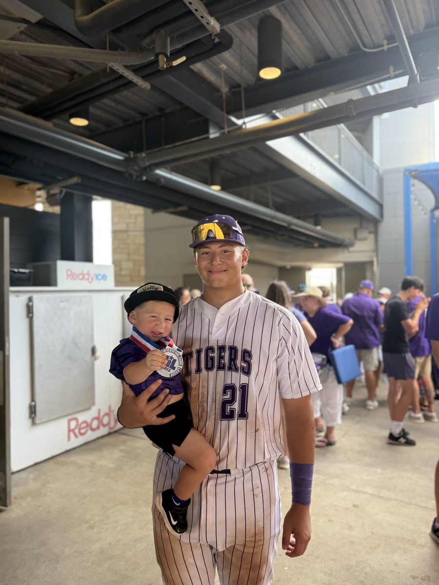 Zach Evans (@zach_kinetic) on Twitter photo Great sophomore campaign for <a href="/GusNavejas_27/">Gus Navejas</a>! Tournament this weekend then we hit the ground running for summer strength next week 🤘🏽 Great sophomore campaign for <a href="/GusNavejas_27/">Gus Navejas</a>! Tournament this weekend then we hit the ground running for summer strength next week 🤘🏽