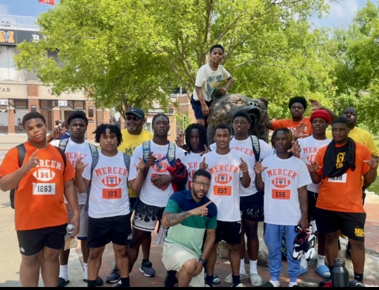 RamboB719's tweet photo. Freshman szn loading  @bjbutler_ mega camp this week. Memphis Business Academy has a great group of young men driven by an excellent coaching staff. @MemphisFBRec @MemphisFB @MercerFootball  @GeorgiaTechFB @CoachChaz_ @Khamonii7 @marcusperson477 @LorenzWright5 @MbaExecs https://t.co/JxWIEMbnHg