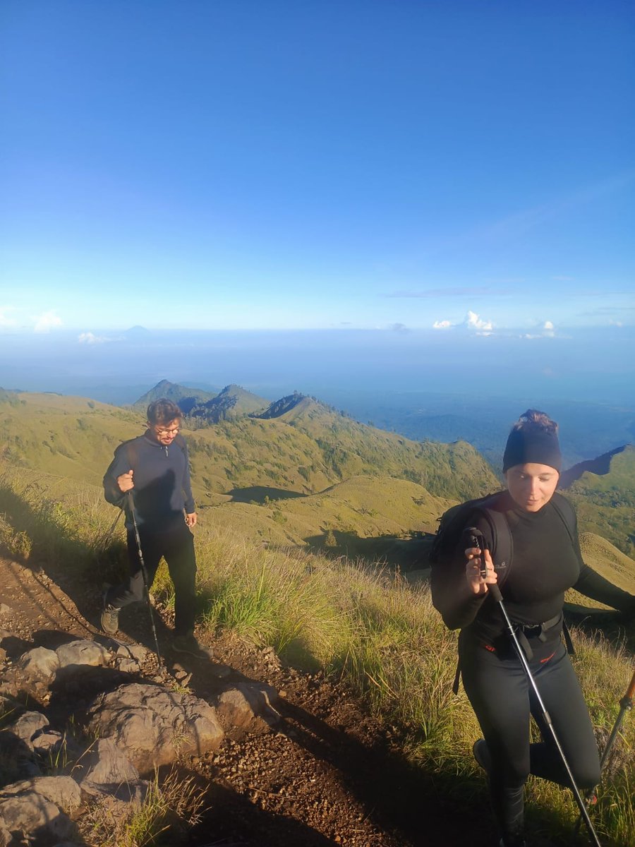 grassrinjani's tweet photo. Plawangan senaru rinjani
https://t.co/qrDYsGlJZw
#rinjani #mountrinjani #gunungrinjani #summitrinjani #nature #trekking #adventure #camping #travel #climbing #summitrinjani3726MDL #lombokisland #mountrinjanilombokindonesia https://t.co/RUwq7218ZV