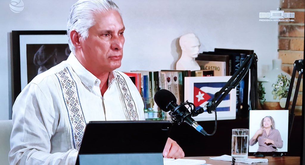 Agradecemos al Presidente <a href="/DiazCanelB/">Miguel Díaz-Canel Bermúdez</a> por abordar directamente, en su espacio "Desde la Presidencia", las preocupaciones del pueblo sobre las medidas de ETECSA. Esta es la esencia de nuestro socialismo: escuchar, explicar y perfeccionar.  

#UniversidadCubana #YoSigoAMiPresidente