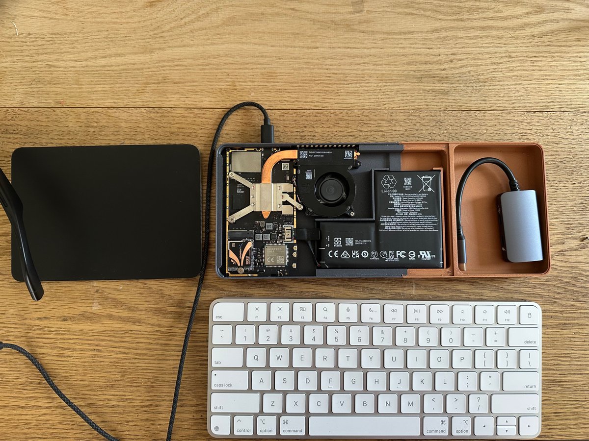 michaelthatsit's tweet image. This is bento, a full steam deck in a keyboard designed with @XREAL_Global glasses in mind.
This project has been a game of constraint optimization
Empty space? Bento design
Printer too small? Split body
No mouse? Modules in the works
#xr #steamdeck #productdesign #diwhy