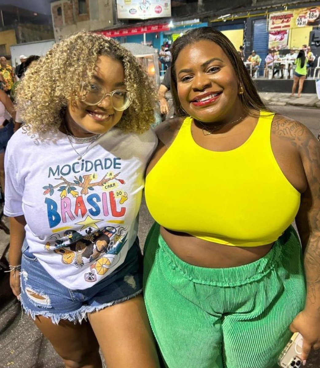 O sesc/bolsa família com 3 jogadoras titulares na seleção