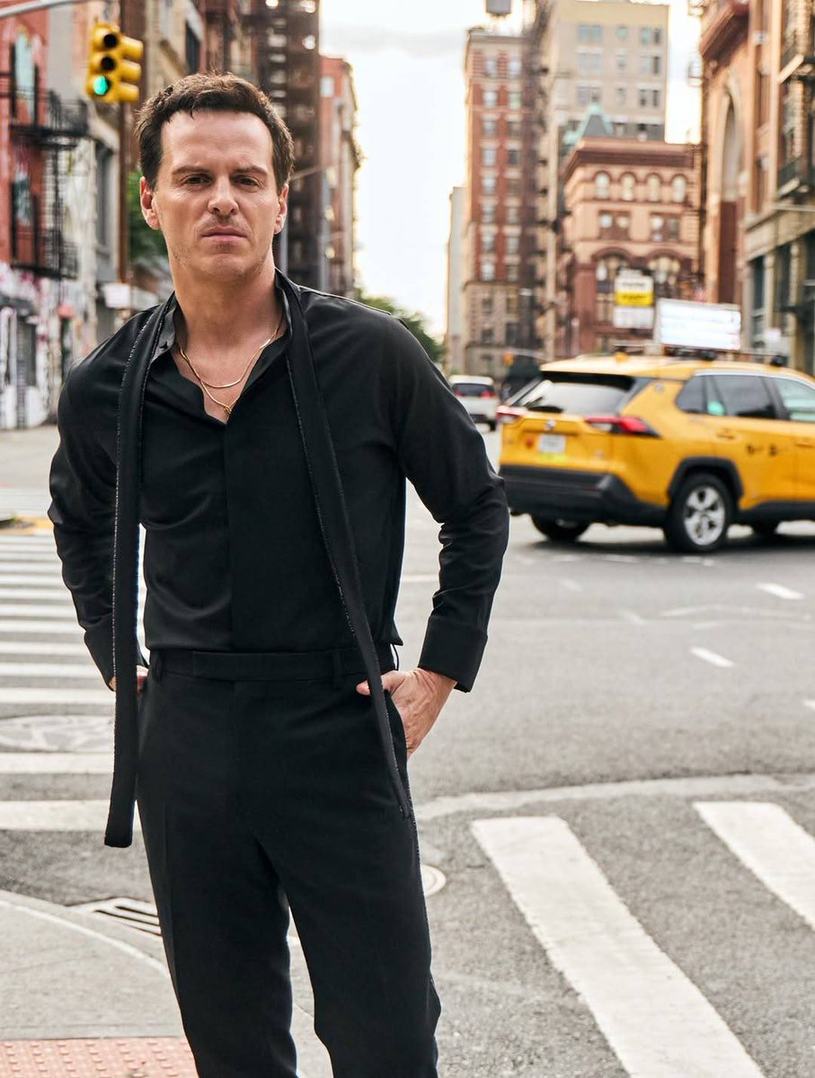 🕷Jim Moriarty- RP🕷 (@sir_jimmoriarty) on Twitter photo A little sight-seeing. A little sight-seeing.