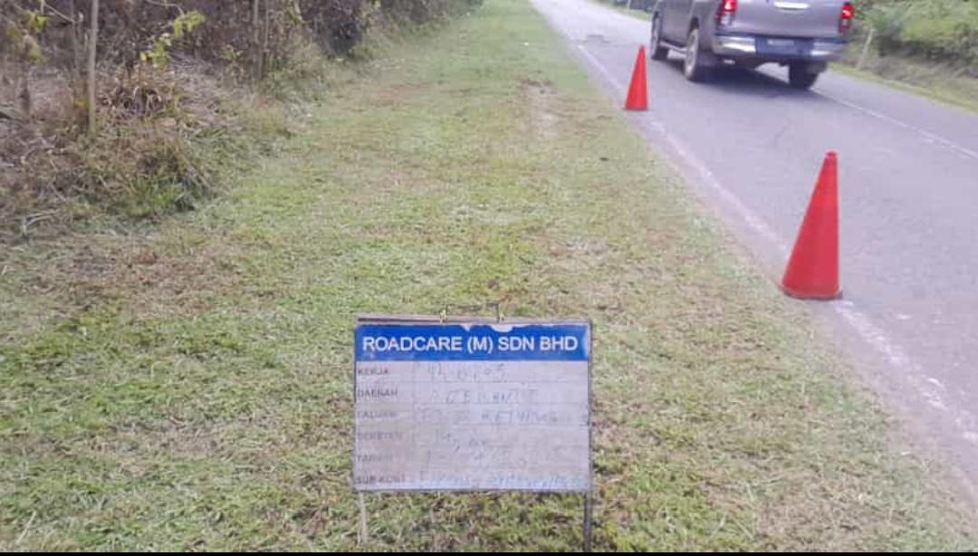 Kerja penyenggaraan rutin RO3 - Memotong rumput di laluan FT83  Felda Sg. Retang, Seksyen 10.80, Daerah Jerantut, Pahang

<a href="/JKRJERANTUT/">JKR Jerantut</a>
<a href="/JKRPAHANG/">JKR PAHANG</a>
<a href="/ZTTCSFJ/">ZTT CSFJ</a>
<a href="/CSFJ_JKR/">Cawangan Senggara Fasiliti Jalan (CSFJ)</a>
<a href="/IPJKR_Official/">JKR Malaysia Rasmi</a>
<a href="/moworksmy/">Kementerian Kerja Raya Malaysia</a> 
<a href="/ahmadmaslan/">DS Dr Ahmad b Maslan</a> 
<a href="/AlexNantaLinggi/">Alexander Nanta Linggi</a>
