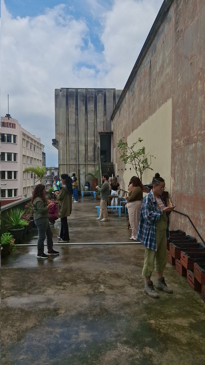 CCEGUATEMALA's tweet photo. En el #DíaMundialDelMedioAmbiente en el Centro Cultural de España en Guatemala, desde la creatividad, la ciencia, y el saber compartido nos acercamos a nuevas narrativas climáticas a través de la Feria #Naturalium organizada junto a #Kinka, con sus talleres y un conversatorio. https://t.co/TjICkPi9Cz