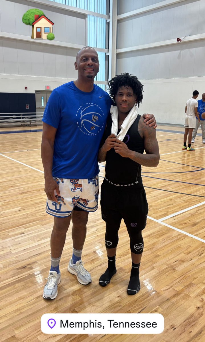 Hitmen Hoops (@hitmenhoops) on Twitter photo Two of the best point guards to ever do it at the University of Memphis are back together:
Kendric Davis 🤝 Penny Hardaway Two of the best point guards to ever do it at the University of Memphis are back together:
Kendric Davis 🤝 Penny Hardaway
