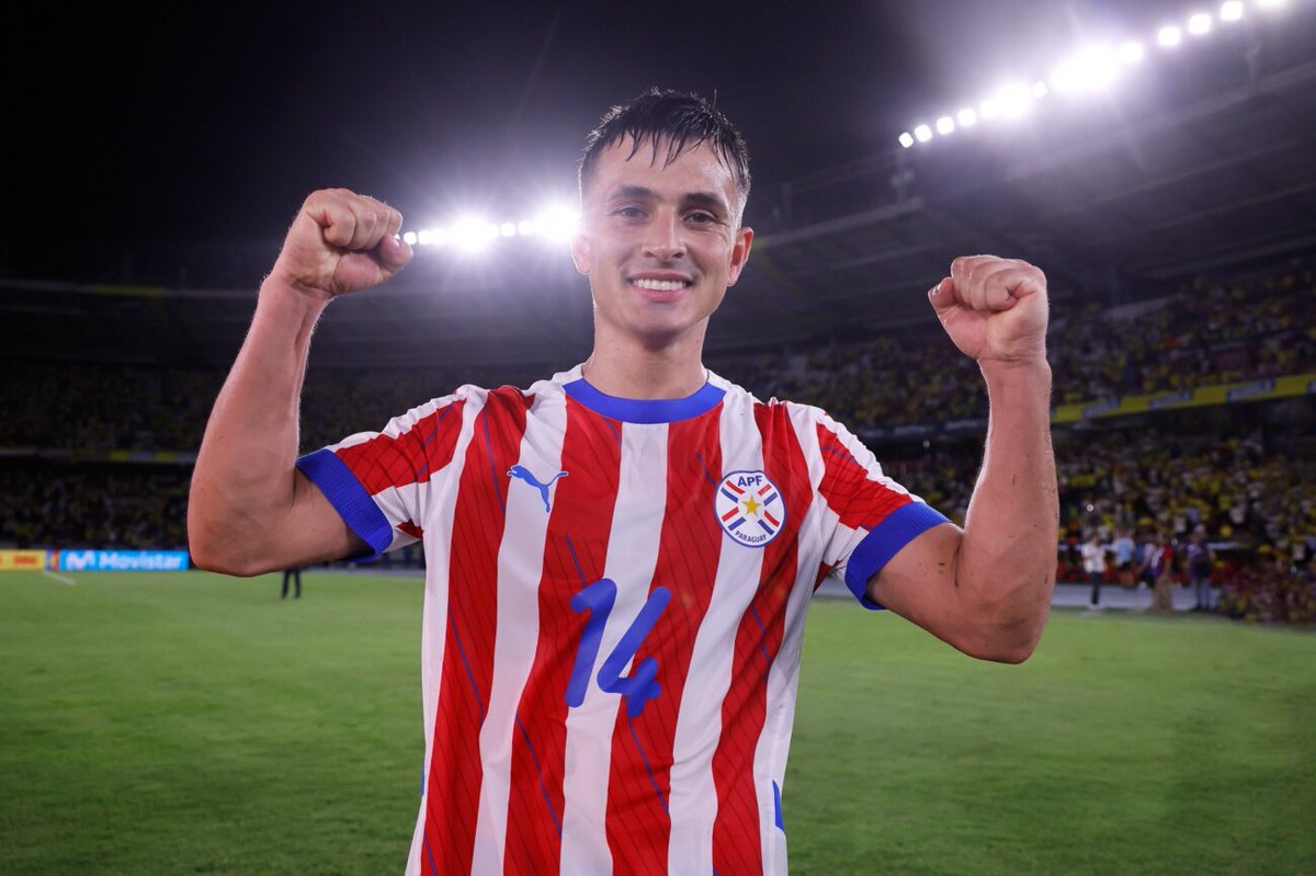 LO QUE METE Y CORRE ESTE TIPO NO TIENE NOMBRE.

¡ADRIÁN ANDRÉS CUBAS!