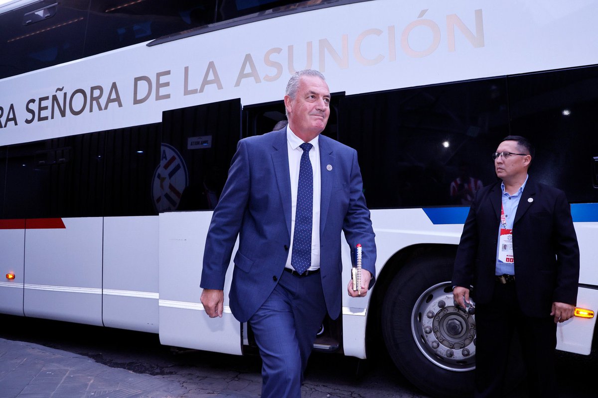 Cuestionado durante mucho tiempo. Tildado de defensivo. En Ecuador fue una muestra, en Paraguay devolvió la ilusión. Venció a Argentina, Brasil y Uruguay

Don Gustavo Alfaro.