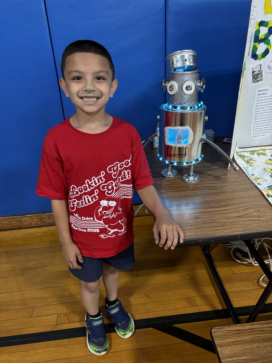 Science Fair! Great job! 🤖⁦<a href="/LillianDriveSch/">Lillian Drive School</a>⁩