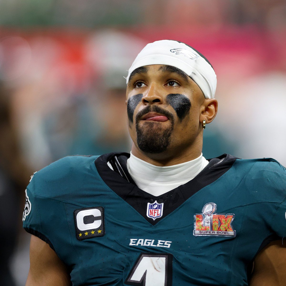 WHO IS A BETTER #NFL QUARTERBACK CURRENTLY…?

❤️ for Sam Darnold

 🔁 retweet for Jalen Hurts