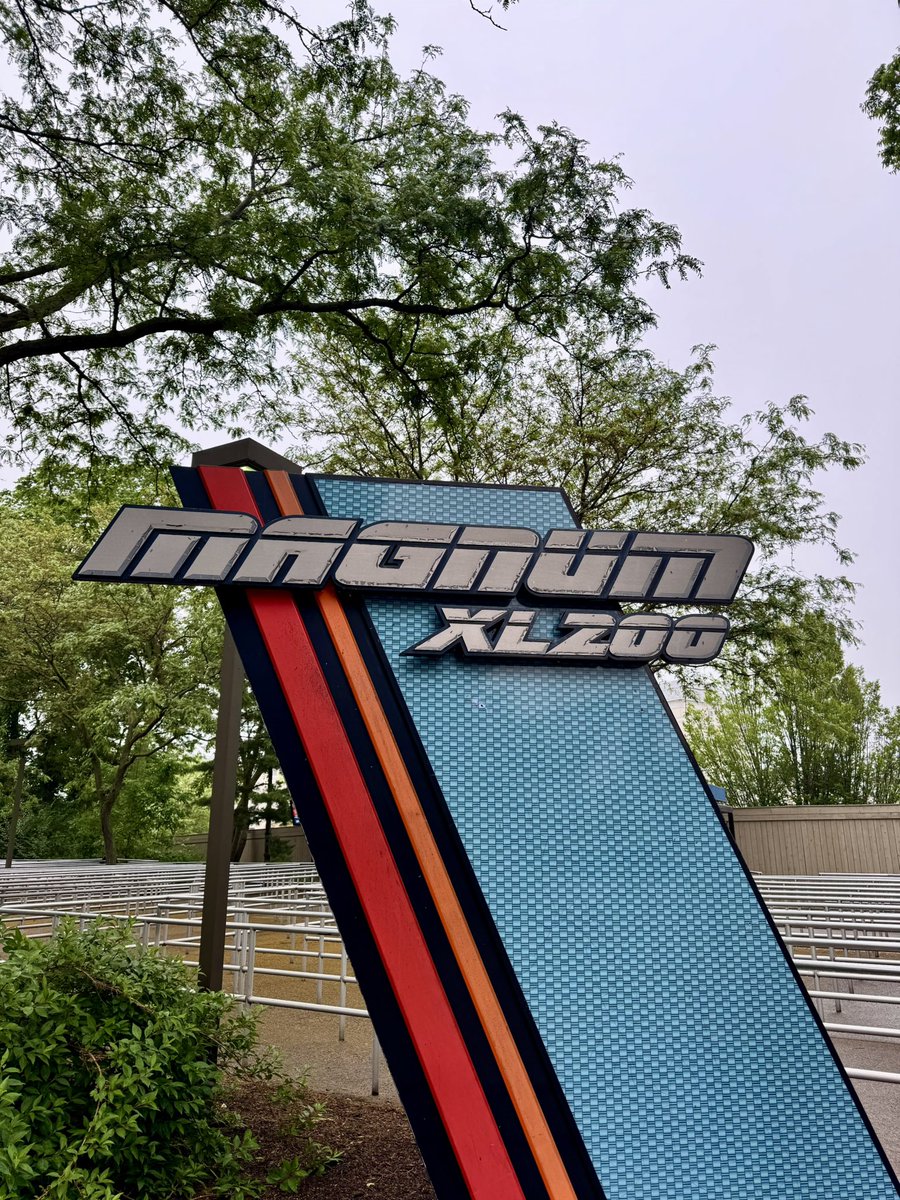AmusementTweets's tweet photo. Last ride of the night on the original hyper coaster, which now makes it Jeff’s second most ridden coaster of all-time. Still miles behind old Villain from #GeaugaLake. Inching closer to 100 laps.
#CedarPoint #MagnumXL200 #CP https://t.co/7NeZnD3bCL