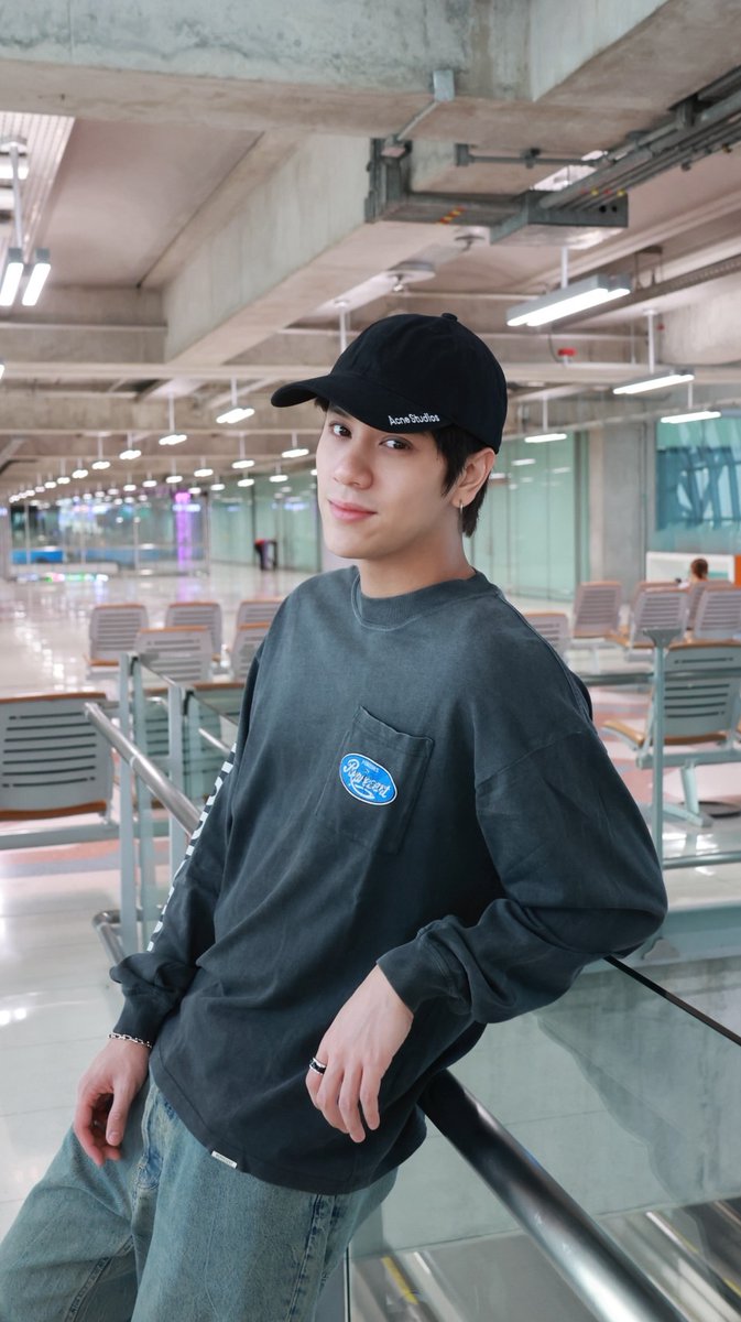 พร้อมเดินทางไปหาทุกคนที่ GuangZhou แล้วนะครับ✈️

准备出发去广州与大家见面了✈️

#Nanon1stFSinGuangZhou
#GMMTV