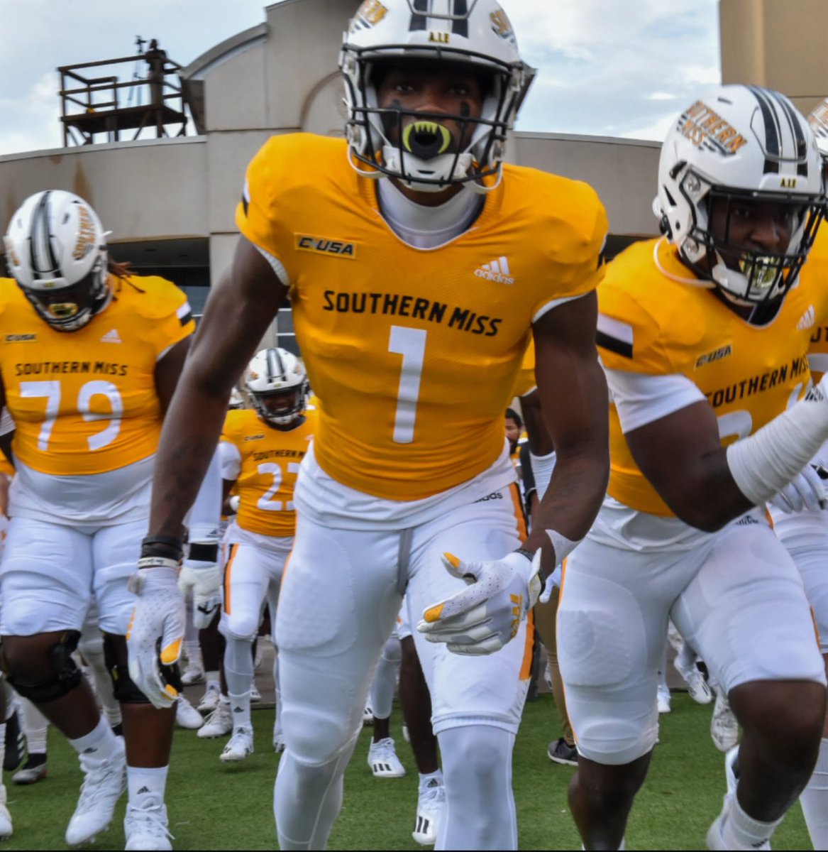 theylovej256's tweet photo. Bleesses to recived my second D1 from Southern Miss @WhitehavenTiger @SaulsberrySr @Dbowman85 #AGTG✝️ https://t.co/Yv1mbJEQIo