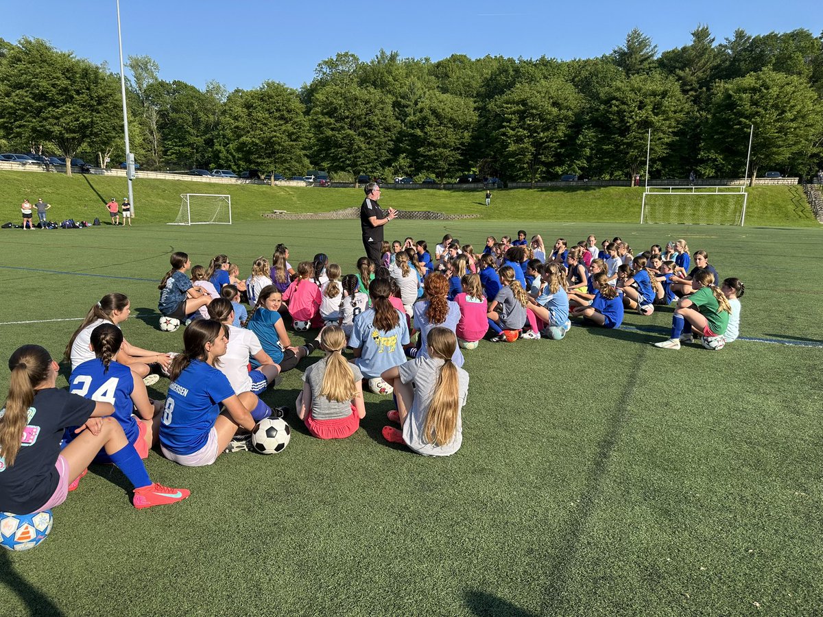 Newtown Girls Soccer tweet media