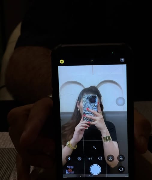 ayeshakhan_5911's tweet photo. today black outfit 🤩
.
.
#lifestyleblogging #amor #pizzatime
#photographychallenge #PizzaLovers https://t.co/rIbPomhYZn