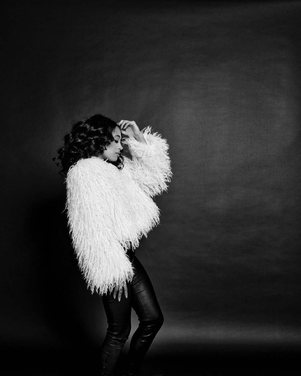 Wow! Thank you for the birthday love! I am so grateful for all of my friends on here, new and old! Your comments, messages and tags added sweetness to my day and left me feeling extra special. Thank you! 💗

Oh…and go stream “Nothing Breaks Like A Heart”. 🔗 in bio
