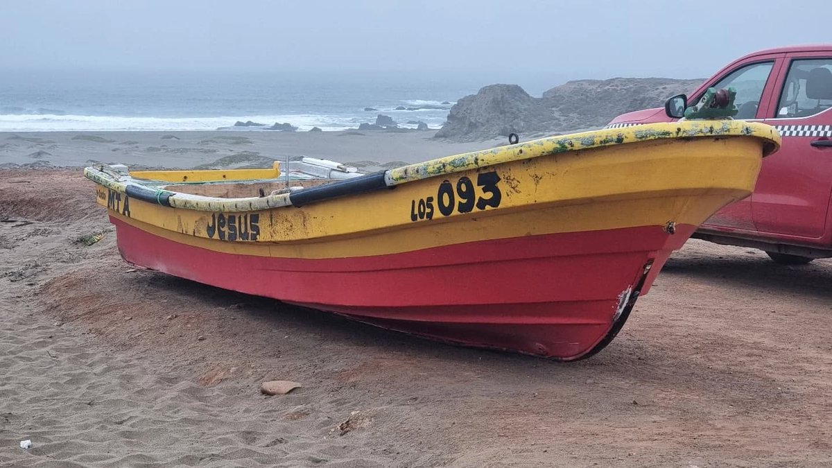 Desesperada búsqueda del pescador desaparecido en las aguas de Huentelauquen. radiolosvilos.cl/2025/06/06/des…