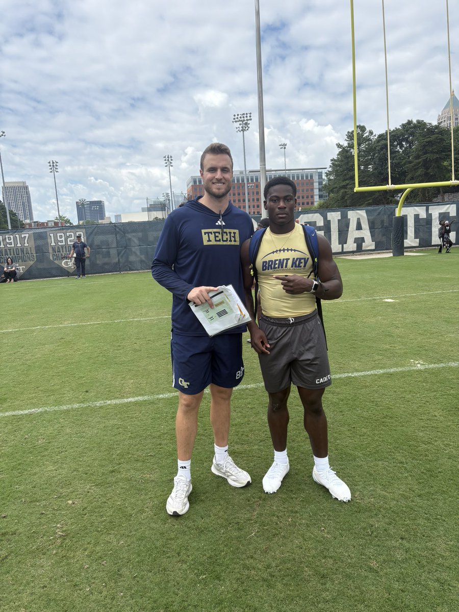 Glad to Get the work in with Georgia Tech today! <a href="/coach_norv/">Norval McKenzie</a> <a href="/CoachGoede/">Ryland Goede</a> 
#Flyboyz
