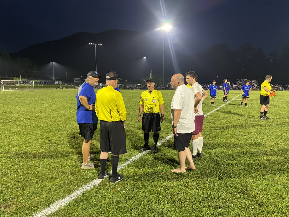 Christian Rapoza (@c_rapoza10) on Twitter photo Not sure there’s a better way to end a regional championship than what’s about to happen here in Gate City.
Graham and Gate City have been knotted at 0 all game long, now it comes down to this.
Highlights coming up tonight with <a href="/JonSurratt/">Jon Surratt</a> whenever this game ends! #vhsl Not sure there’s a better way to end a regional championship than what’s about to happen here in Gate City.
Graham and Gate City have been knotted at 0 all game long, now it comes down to this.
Highlights coming up tonight with <a href="/JonSurratt/">Jon Surratt</a> whenever this game ends! #vhsl
