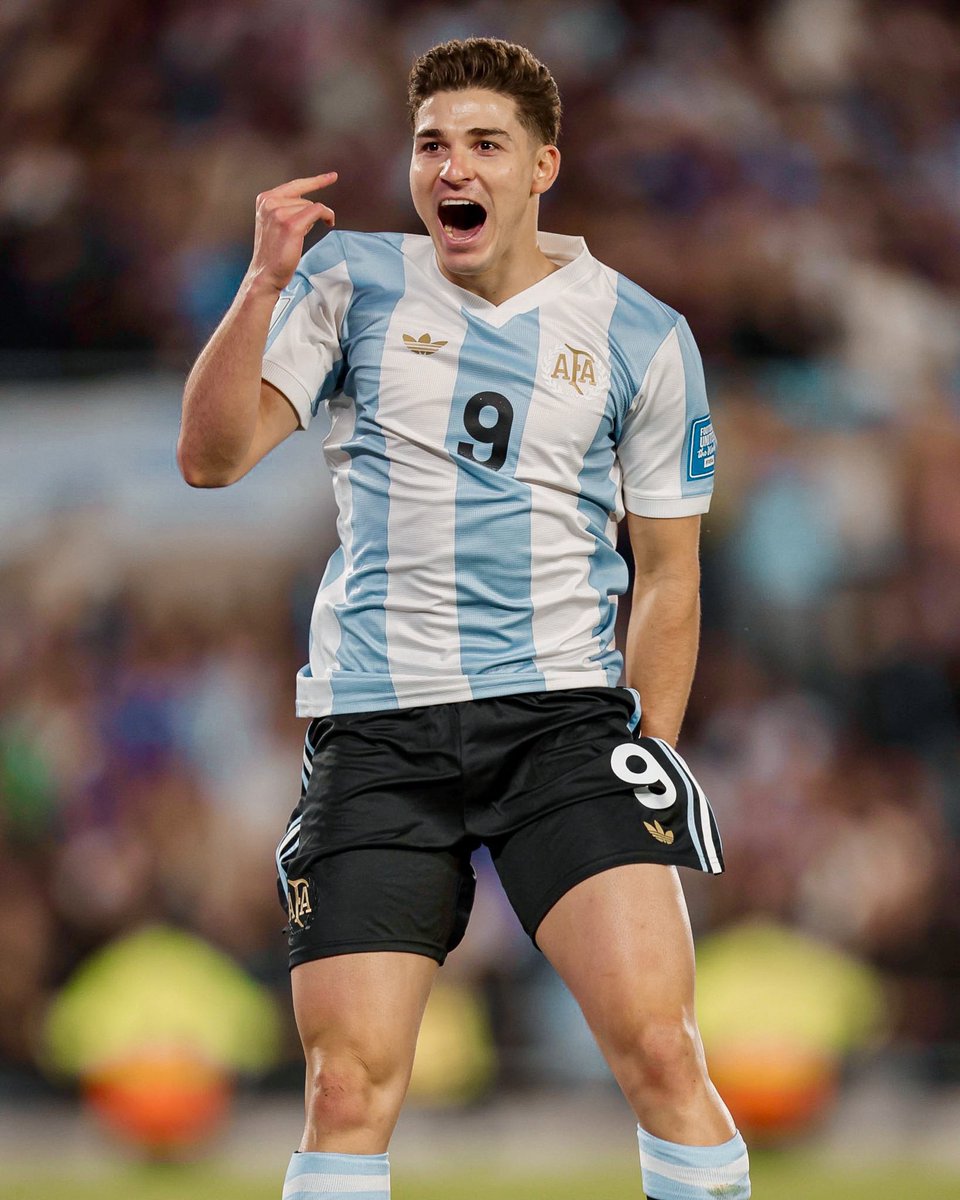 JULIÁN ÁLVAREZ, SIEMPRE JULIÁN. 🤘🏼🇦🇷
