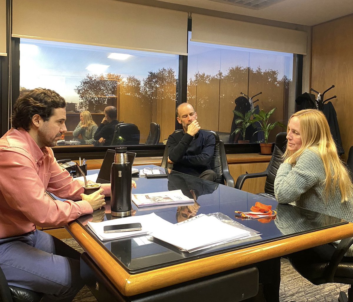 Hoy nos reunimos con <a href="/KarinaKokar/">Karina Kokar</a> de <a href="/PA_Uruguay/">Plataforma Animalista</a> <a href="/LiberaONG/">LIBERA! - Asociación Animalista</a> por la tipificación del maltrato animal como delito.