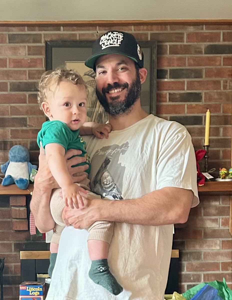 Scartoccio's tweet image. My son Melo is 1! Coincidently wore an @AesopRockWins shirt and found out they share a bday.