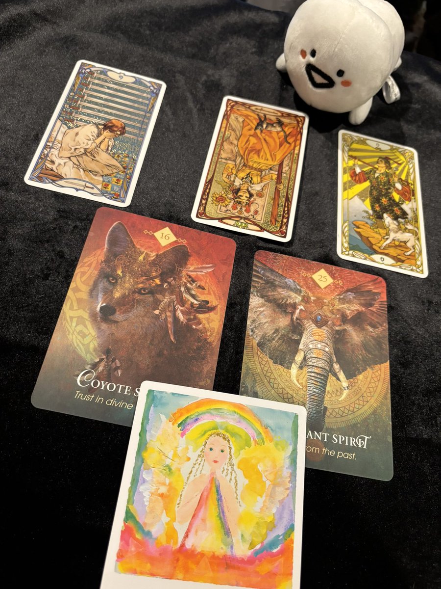 グサァ꜀(.௰. ꜆)꜄
その通り過ぎてグサァ꜀(.௰. ꜆)꜄
エンジェルに救いを求める。。
この白いやつはよくわかんないけど
可愛いので占いのお手伝いをしてもらいますー(///ˊㅿˋ///)