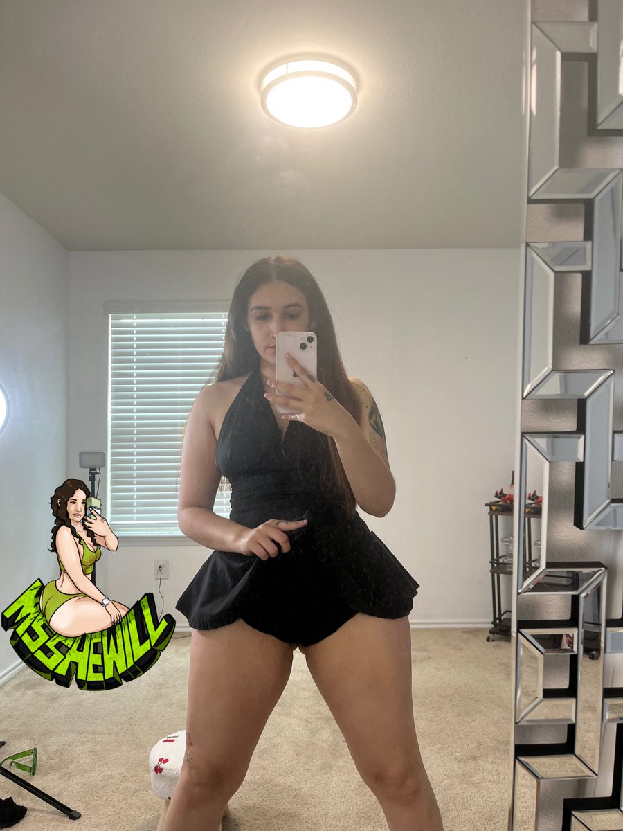 Ass so fat you can see it from the front